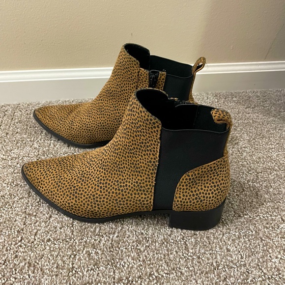 Cheetah print 8.5 ankle booties